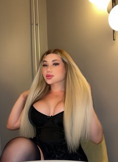 Kylie visiting عربية - Transsexual escort in Amsterdam Photo 30 of 30