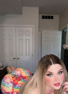 Kylie visiting كايلي عربية - Transsexual escort in İstanbul Photo 29 of 29