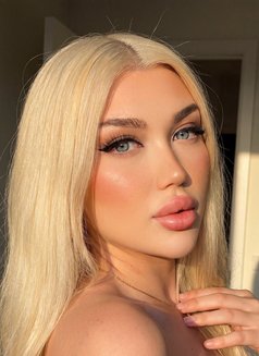 Kylie visiting كايلي أجمل شيميل عربيه - Transsexual escort in İstanbul Photo 2 of 18