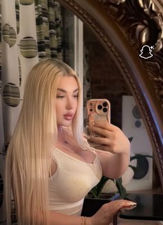 Kylie visiting كايلي أجمل شيميل عربيه - Transsexual escort in İstanbul Photo 7 of 18