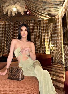 Kyliehendrix - Transsexual escort in Manila Photo 11 of 26