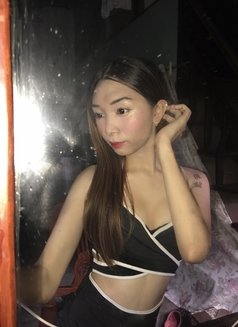 Kymberly - Transsexual escort in Manila Photo 10 of 12