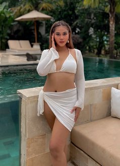 Laura Island Girl. - puta in Bali Photo 1 of 20
