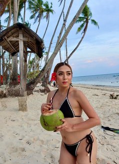 L O V E L Y Y O U N G VIP - Acompañantes transexual in Manila Photo 2 of 9