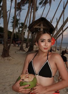 L O V E L Y Y O U N G VIP - Transsexual escort in Manila Photo 5 of 8