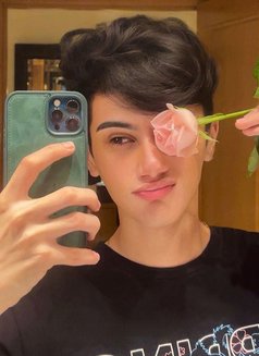 L.Twink - Male escort in Jeddah Photo 1 of 3