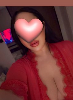 La Diva Rana - puta in Riyadh Photo 3 of 5