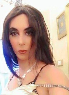 La Reine Morry - Transsexual escort in Cairo Photo 3 of 10