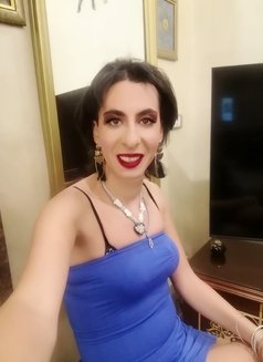 La Reine Morry - Transsexual escort in Cairo Photo 9 of 10