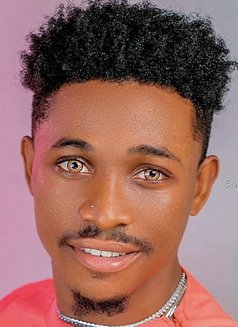 Labi - Acompañantes masculino in Lagos, Nigeria Photo 2 of 2