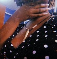 Lacey - puta in Nairobi