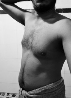Ladies best choice - Male adult performer in Colombo Photo 6 of 9