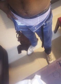 Ladies Only - Male escort in Colombo Photo 6 of 9