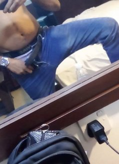 Ladies Only - Male escort in Colombo Photo 8 of 9
