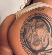 Lady - Transsexual dominatrix in Dubai