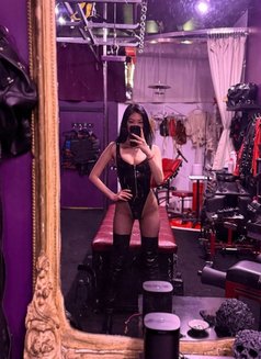 Lady Annie - dominatrix in Prague (Praha) Photo 5 of 5