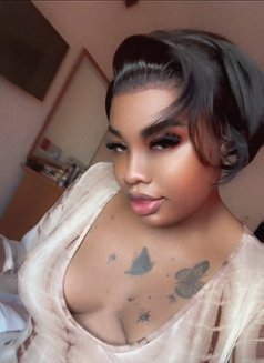 Tall goddess ( trans woman) - Transsexual escort in Abuja Photo 3 of 13