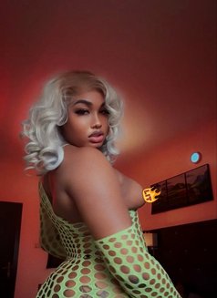 Tall goddess ( trans woman) - Transsexual escort in Abuja Photo 10 of 13