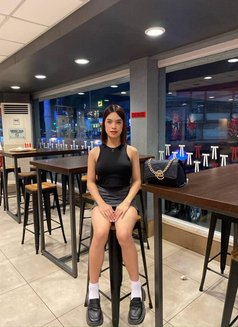 Lady Claire - escort in Makati City Photo 4 of 6