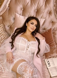 Lady Di - escort in Dubai Photo 17 of 17