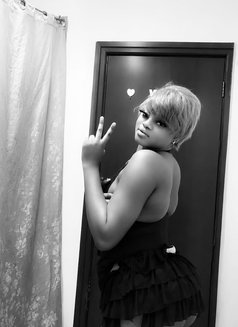 Lady Joy - escort in Muscat Photo 2 of 3