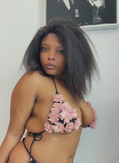 Lady layla - puta in Dubai Photo 6 of 9
