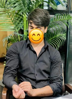 Lady Massge Lady - Acompañantes masculino in Dubai Photo 1 of 3