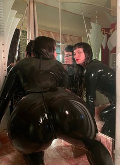 Lady May - Dominadora in Toronto Photo 6 of 8