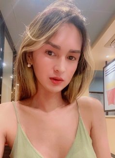 Lady Mhia - Transsexual escort in Manila Photo 3 of 11