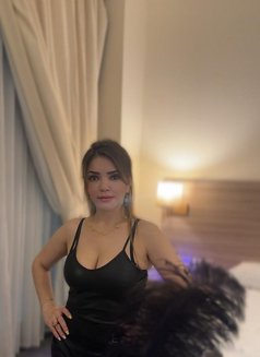 Lady Mistress - puta in Muscat Photo 16 of 24