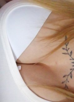 Lady Nana - puta in Beirut Photo 5 of 5