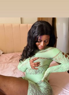 NOIR - puta in Dubai Photo 8 of 9