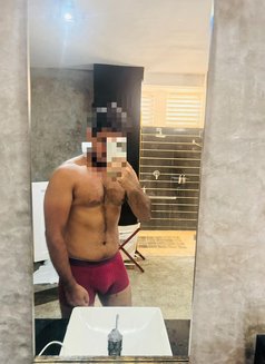 Lady's & Girls' Romantic Hard Feeling's - Male escort in Colombo Photo 1 of 1
