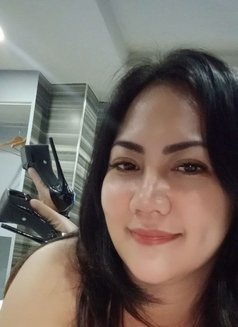 Lady Scarlett - Dominadora in Manila Photo 4 of 5