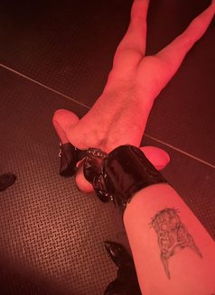 Lady Sloane - dominatrix in Sydney Photo 9 of 10