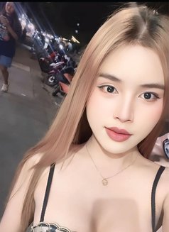 Lady (Thai) available - masseuse in Nairobi Photo 2 of 11