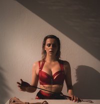 Lady Veinne - dominatrix in Porto