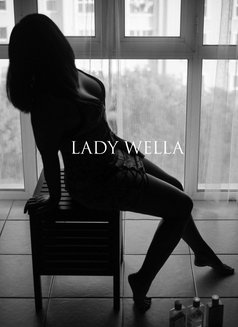 Lady Wella - dominatrix in Vienna Photo 2 of 8