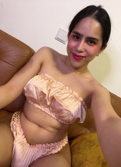 LADY WITH A BIG SURPRISE - Transsexual escort in Dubai Photo 25 of 28