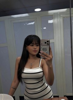 Lady Yash - escort in Dubai Photo 3 of 9