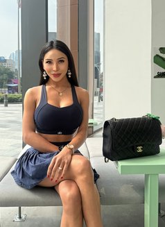 Ladybird Singapore - Transsexual escort in Singapore Photo 3 of 10