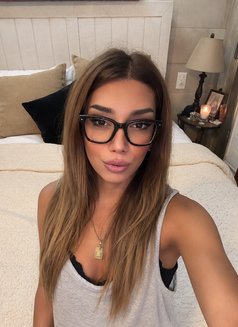 Ladyboy 19 cm - Transsexual escort in İstanbul Photo 19 of 20