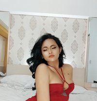 Ladyboy Bali 23yo - Transsexual escort in Bali