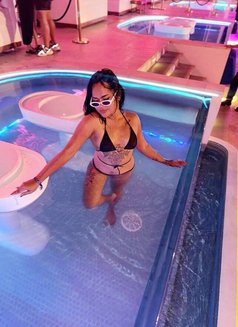 Ladyboy Charista - Acompañantes transexual in Bali Photo 5 of 7