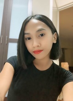 MEET AND CAM SHOW - Transsexual escort in Manila Photo 2 of 5