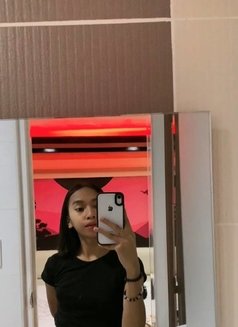 MEET AND CAM SHOW - Transsexual escort in Manila Photo 5 of 5