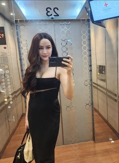 Rosarin ladyboy in AD - Transsexual escort in Abu Dhabi Photo 7 of 8
