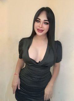 Ladyboy in spa dubai - Transsexual escort in Dubai Photo 1 of 4