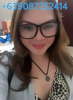 Ladyboy Juicylicious Ella - Transsexual escort in Manila Photo 1 of 5