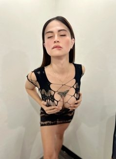 Im your FANTASY LADYBOY - Transsexual escort in Taipei Photo 5 of 7